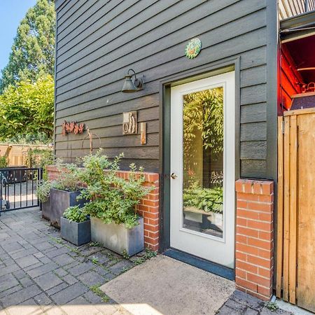 Upscale Ne Portland Guesthouse Exterior photo